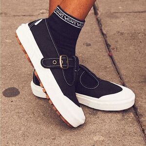 VANS Mary Jane black shoes sneakers women’s 8 new